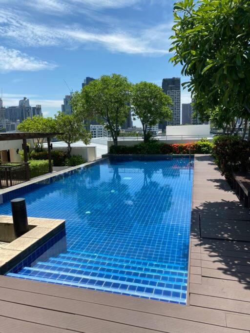Delightful Condo In Central Location At Sukhumvit 49 Бангкок Екстер'єр фото