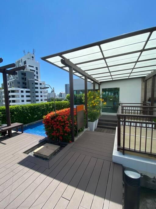 Delightful Condo In Central Location At Sukhumvit 49 Бангкок Екстер'єр фото