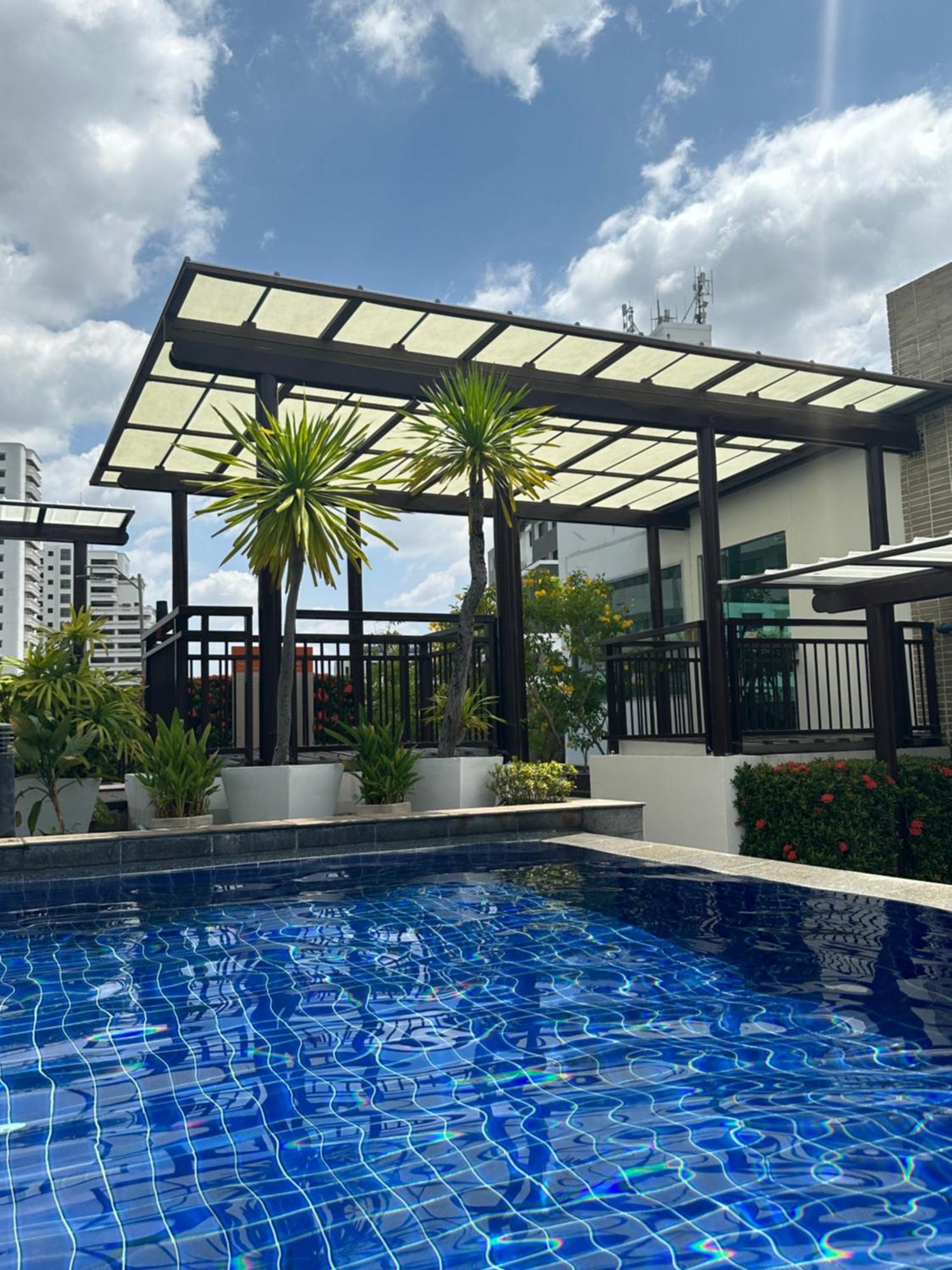 Delightful Condo In Central Location At Sukhumvit 49 Бангкок Екстер'єр фото